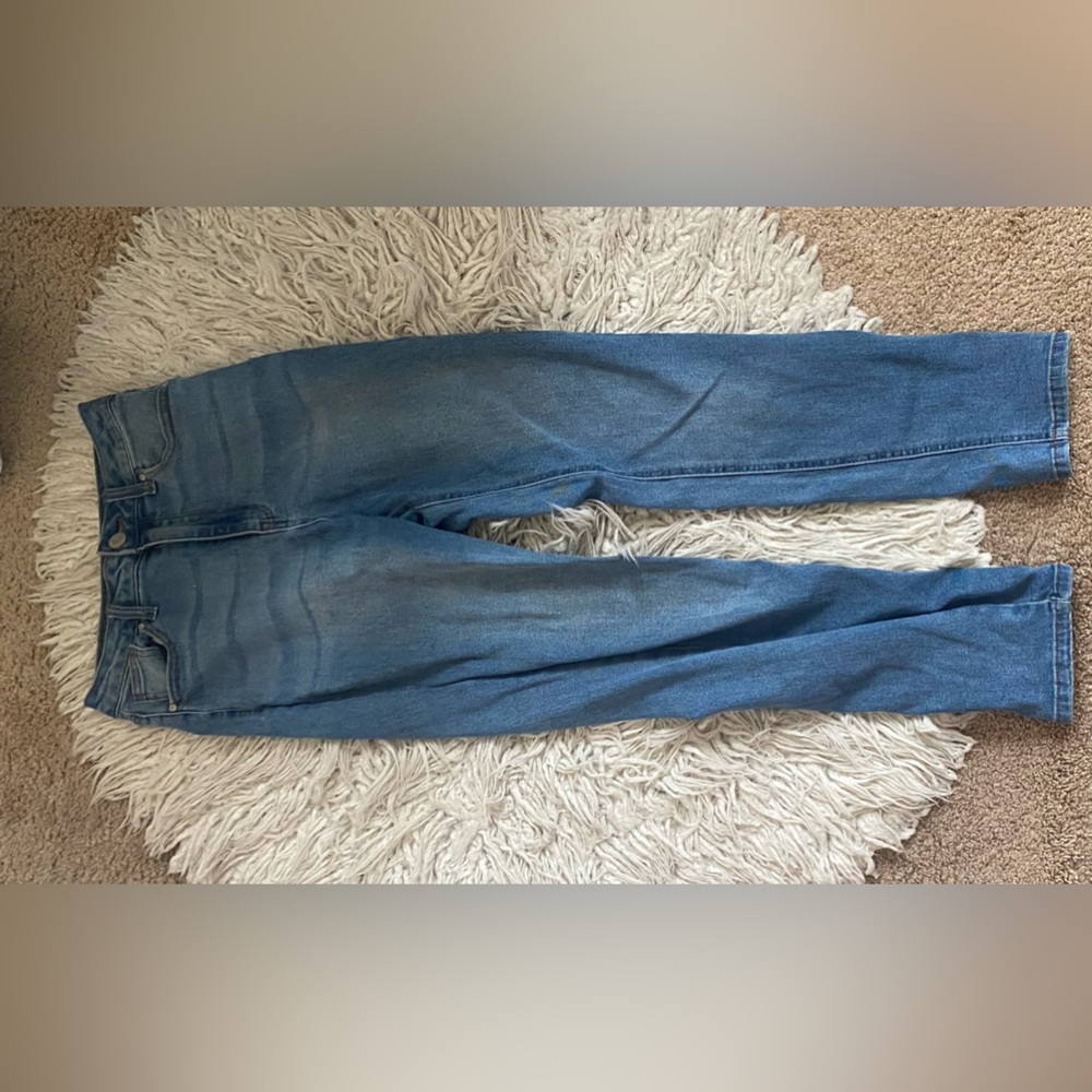 Beverly Hills Refuge Mid-Wash Skinny Jeans Size 01